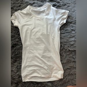 white lululemon swiftly tech short sleeve size 2
